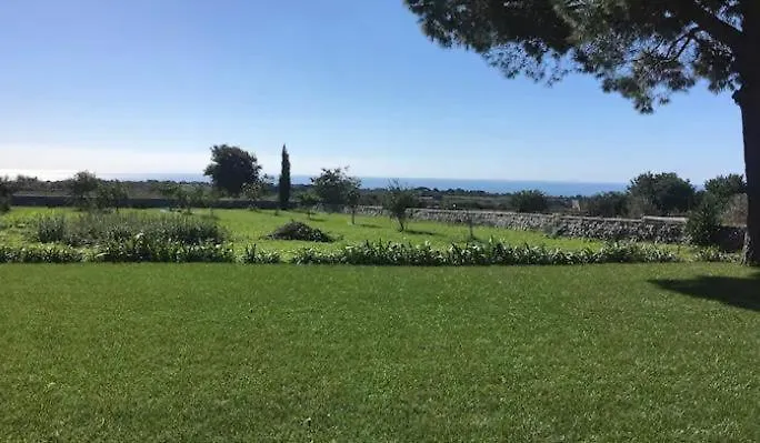 Richiami Di Sicilia Bed and Breakfast Μόντικα